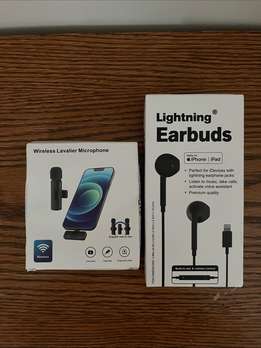 Lightning Earbuds Wired Earphones / wireless Lavalier Microphone